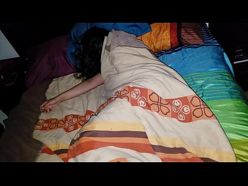 ❤️ Üvey oğul, genç üvey annesini uyurken azarlıyor. ☑ Kaliteli porno bizde ❌️❤
